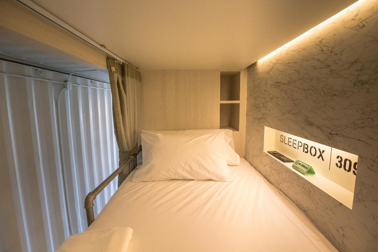 Sleep Box Sukhumvit 22 Hostel Bangkok Exterior photo