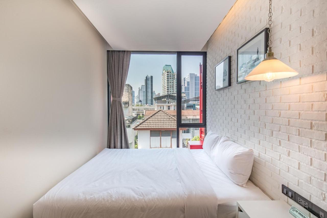 Sleep Box Sukhumvit 22 Hostel Bangkok Exterior photo