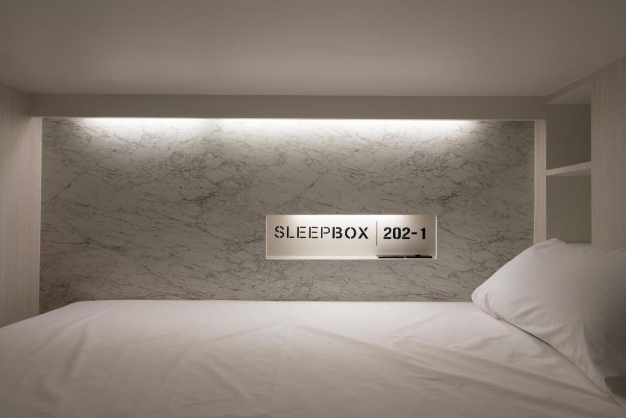 Sleep Box Sukhumvit 22 Hostel Bangkok Exterior photo