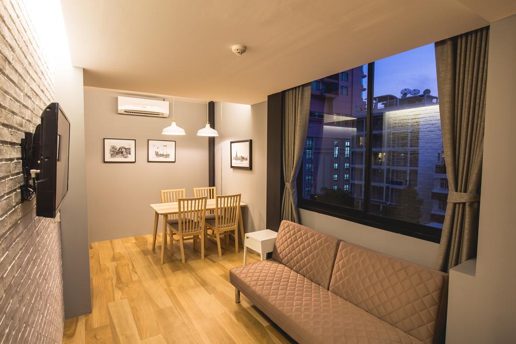 Sleep Box Sukhumvit 22 Hostel Bangkok Exterior photo