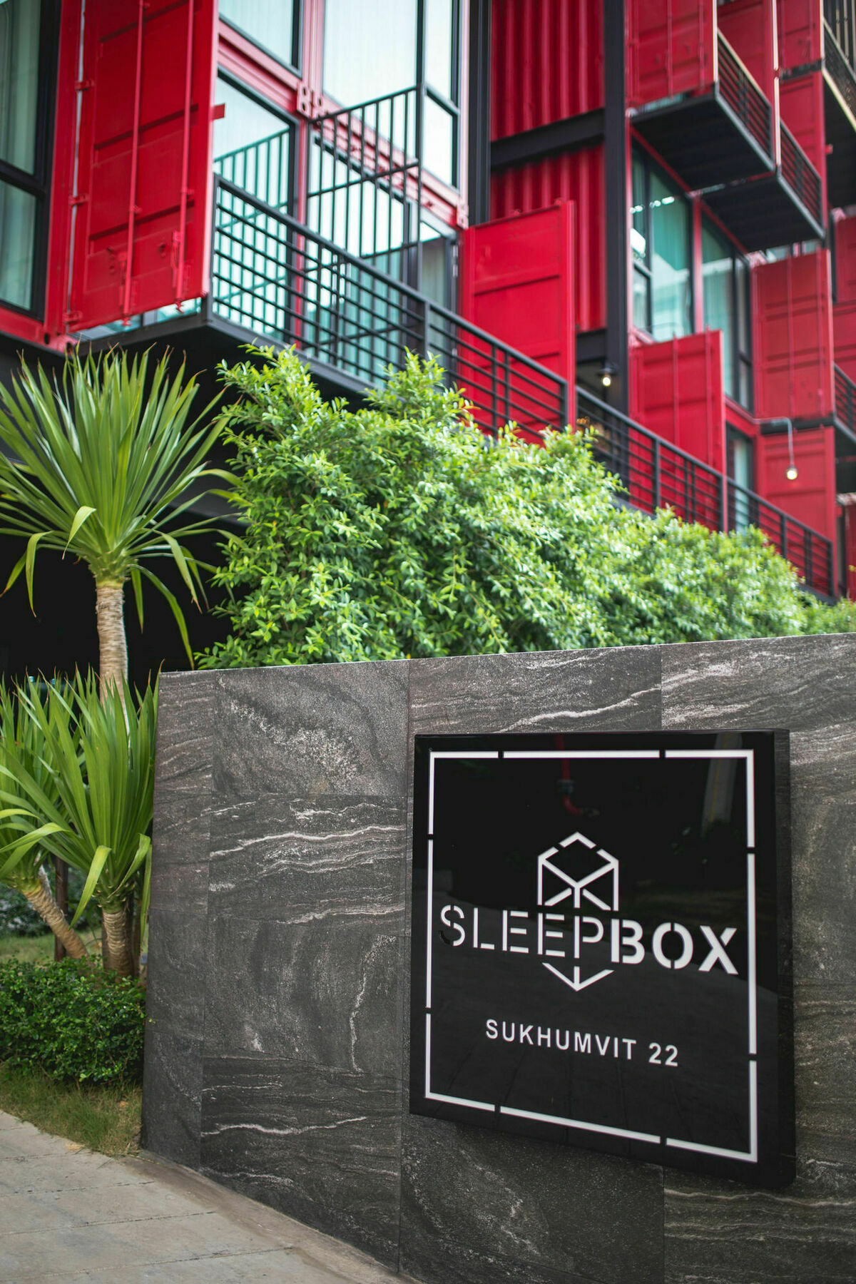 Sleep Box Sukhumvit 22 Hostel Bangkok Exterior photo